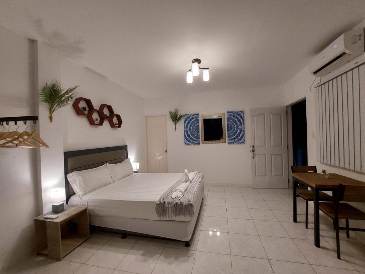 Bonsai Jacuzzi Suites Panglao Exterior photo