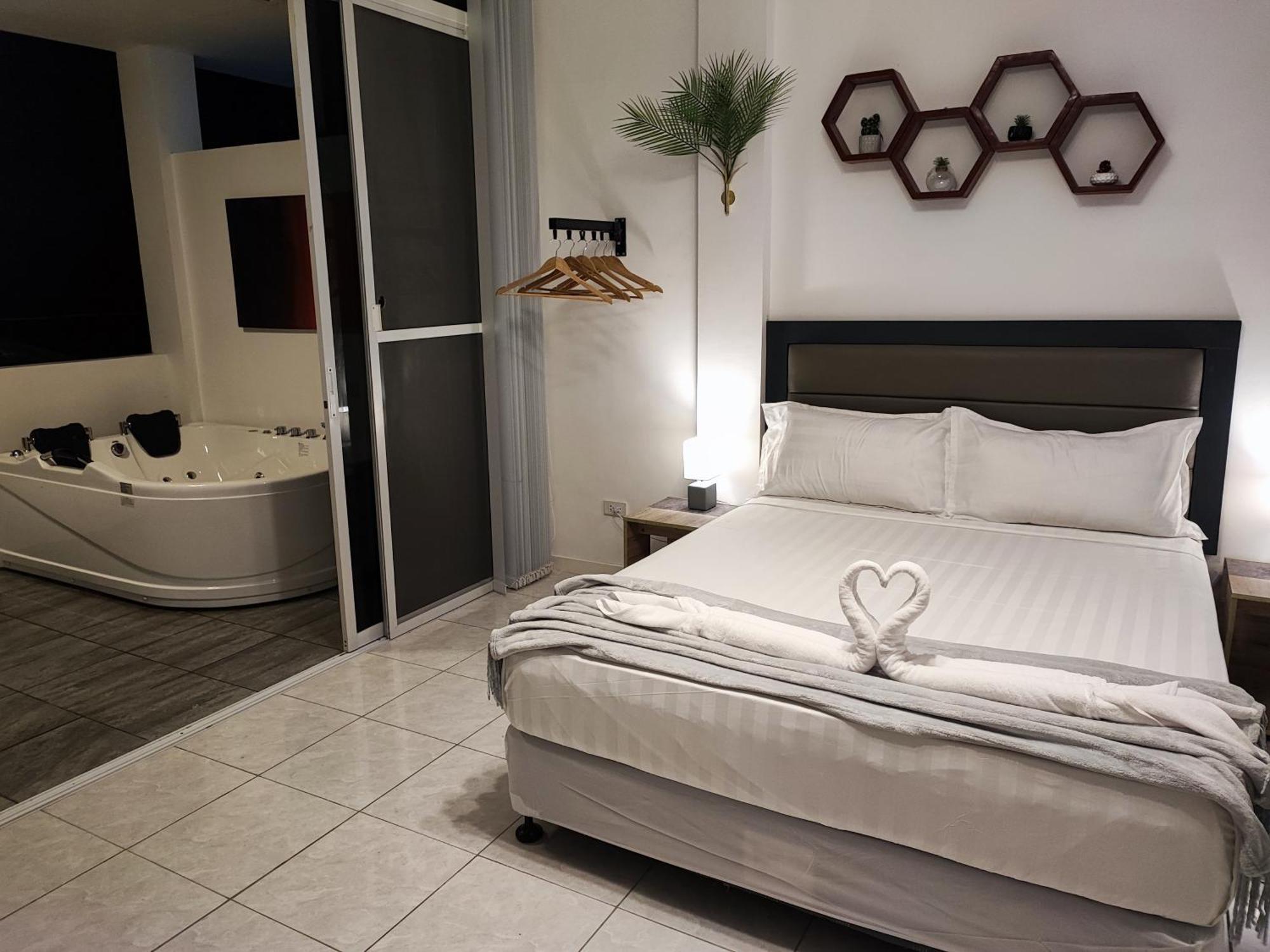 Bonsai Jacuzzi Suites Panglao Exterior photo