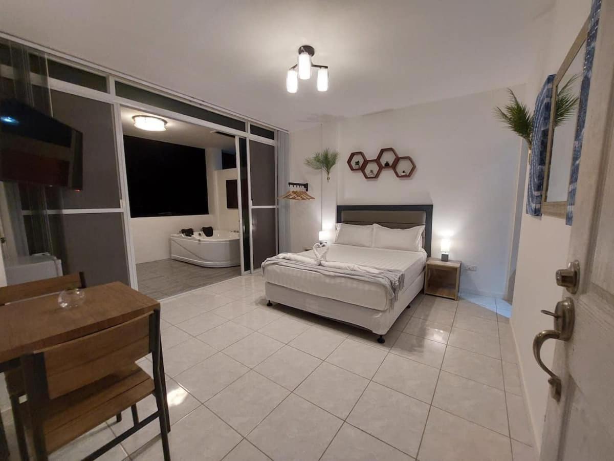 Bonsai Jacuzzi Suites Panglao Exterior photo